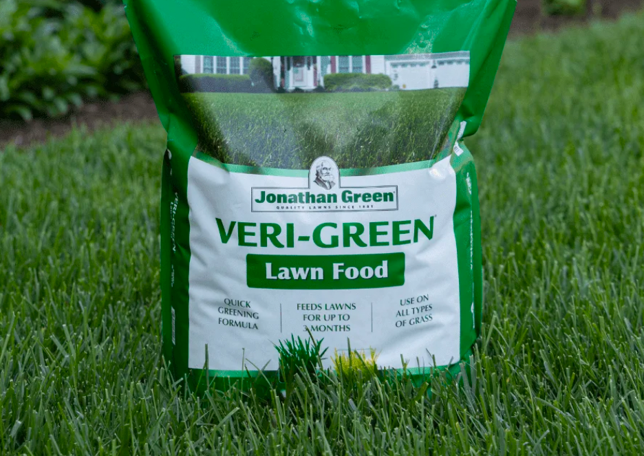 Jonathan Green Veri-Green lawn food fertilizer bag placed on green grass